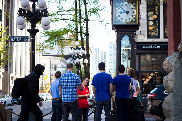 experience vancouver group sightseeing outdoors tours foodie gastronomic gastown steamclock