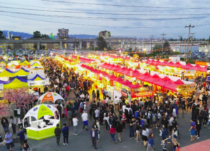 experience vancouver group richmond night market summer 2017